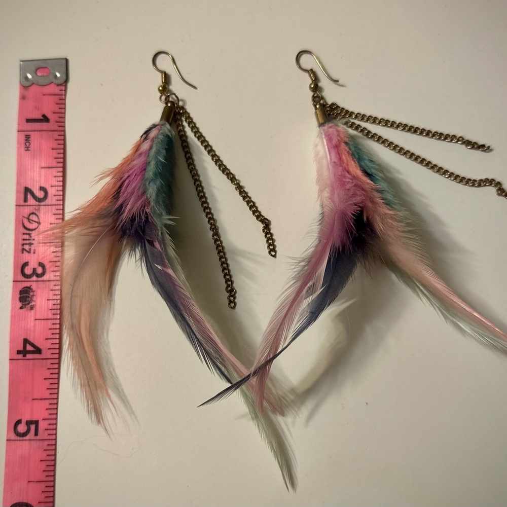2 Pairs of Beautiful and Colorful Feather Earrings With Gold Chain Accents - Picture 8 of 10